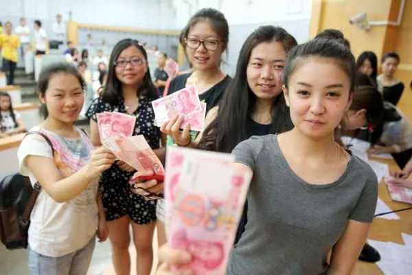 北京海归硕士花31万元拜师养生，为何高学历人士也会被骗？