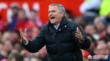 曼联官宣：穆里尼奥正式下课！为什么穆里尼奥带队第三年总被解雇？是自身原因吗？