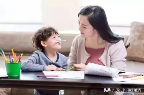 两会聚焦,建议减少家长陪孩子做作业任务,你怎么看?