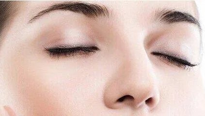 做隆鼻手术一般要多少钱