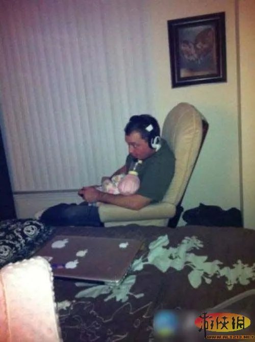 “00后”13岁小情侣当爹妈 盘点那些雷人父母