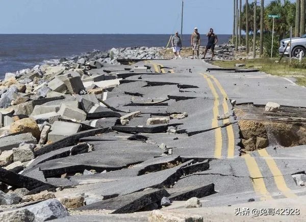 特朗普所说的,使用核弹来阻止飓风登陆的做法真的可行吗?