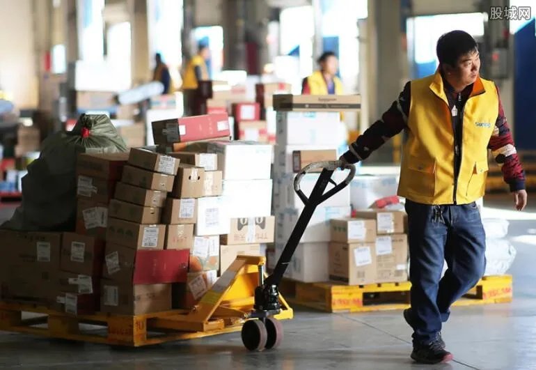 禁止快递价格垄断 全国首个行为规则出台