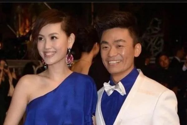 同是王宝强生的孩子，兄妹俩如今生活对比，差距有多大？