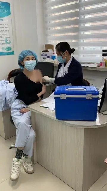 北京新增1例确诊，疫情反复，疫苗到底还有没有用？