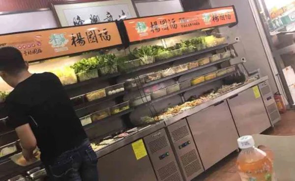 被曝卫生问题，杨国福麻辣烫致歉，食品安全问题是否该引起重视？
