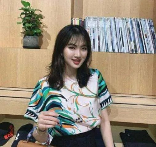 孟晚舟在他国漂泊700多天，她的妹妹姚安娜为了她做了什么？