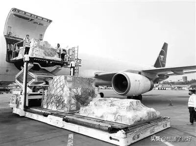 美国疫情非常严重。中国首批救援物资已到达，大家怎么看待？