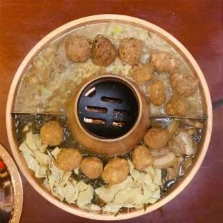 传统酸菜火锅