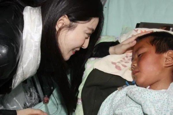 范冰冰低调现身公益却被说是摆拍，为何人们会这么评价她呢？