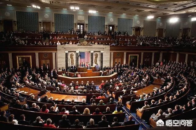 特朗普和希拉里，你觉得谁是战争狂人？