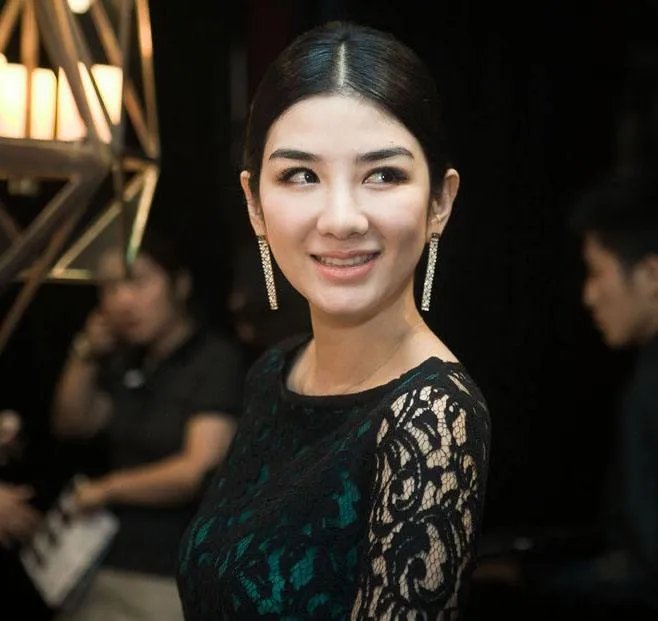 不光被霍思燕骂，黄奕还被前夫怎样污蔑过？