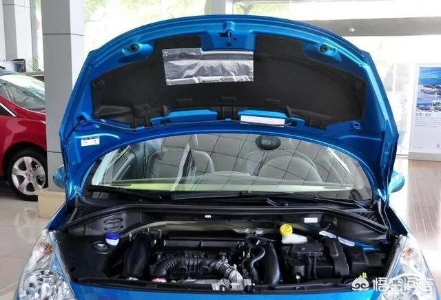 卖9万的13年的二手标致207CC和16年的二手传祺GA6相比，你觉得是选敞篷的，还是家用的？为什么？