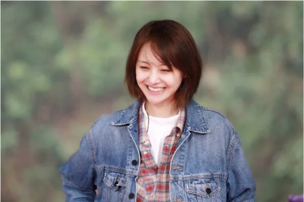 “你的人生你随意”,粉丝是明星发展的基石,为何郑爽总是怼自己的粉丝?