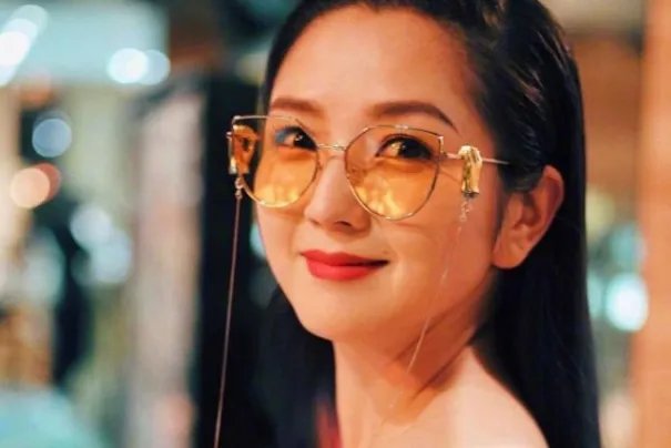 何洁十大热门歌曲排行榜：《小永远》上榜，第三催人泪下