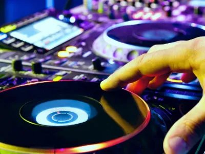 酒吧嗨歌节奏感强的dj