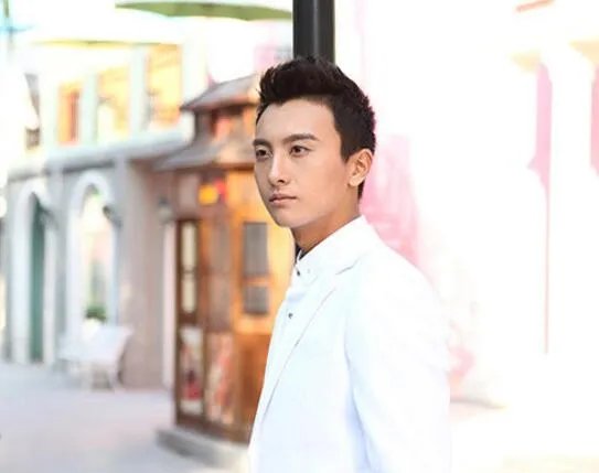 网传牛骏峰家有儿女剧照 童星出身颇具灵性