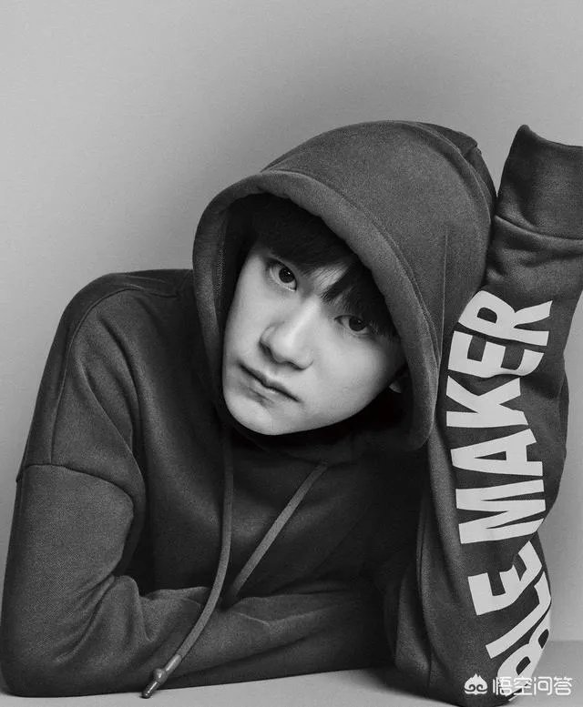 易烊千玺参加格莱美颁奖盛典，作为队长的王俊凯和主唱之一的王源为什么不参加？