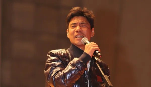 屠洪刚儿子借网贷度日,为何继子却能挥金如土?