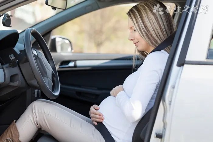 陈妍希挺孕肚开工 怀孕初期要注意什么