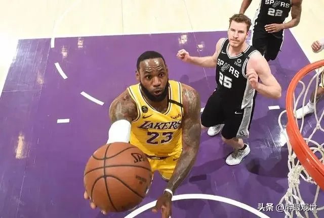 三分钟连中5记三分,如果詹姆斯戴上库里的瞄准镜,是不是比乔丹都牛?