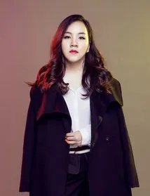 歌词“突然下的一场雪，飘得那么纯洁”，，，，是什么歌？