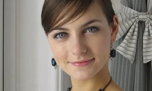 脸上长痘痘怎么消除