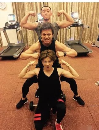 鹿晗变肌肉猛男是真的吗？