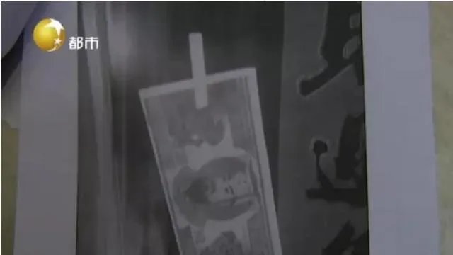 如何看待沈阳一小区住户遭冥币贴门、牙签堵锁眼,只因没交物业费?