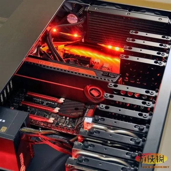 主机藏在抽屉里 真正的“桌面级”PC机箱诞生！