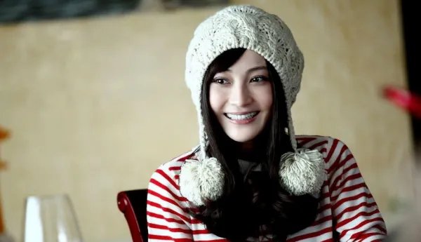 姚笛与老公现身街头，手牵手甜蜜出行感情稳定，两人的感情出现了什么危机？