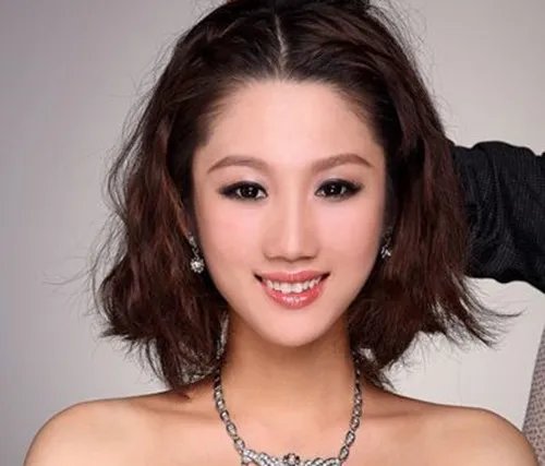 短发新娘盘发图片欣赏 三种魅力新娘必备的短发造型