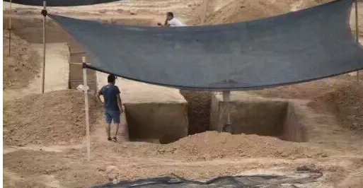 西安一大学现古墓学生半夜不敢上厕所是怎么回事？