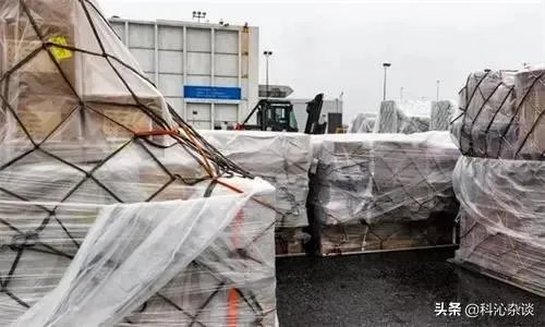 美国疫情非常严重。中国首批救援物资已到达，大家怎么看待？