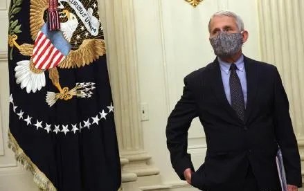 美专家福奇发出警告，英国变异新冠病毒在美国大流行