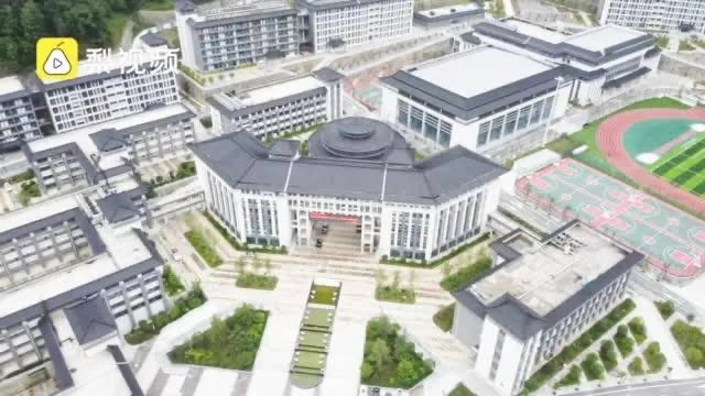 镇安7.1亿豪华中学学生发声，这中学建的到底有何意义？