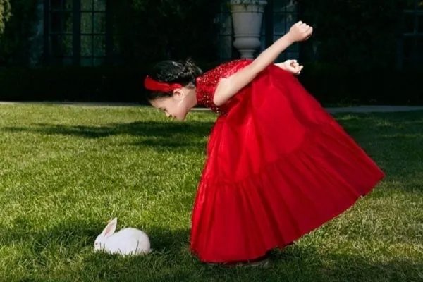 梅婷女儿登封面，你觉得她女儿长的怎么样？