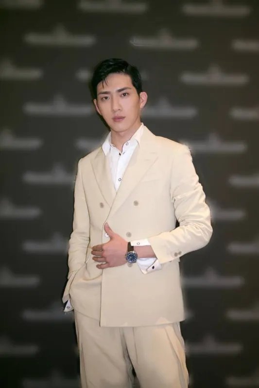 井柏然与卷福同框亮相,井柏然近况如何?