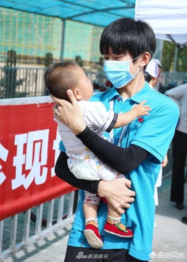 易烊千玺参加格莱美颁奖盛典，作为队长的王俊凯和主唱之一的王源为什么不参加？