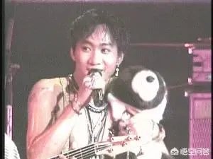 学Beyond的歌，需要使用什么吉他。电吉他首选还是木吉他也可以？