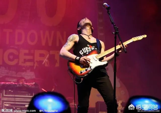 学Beyond的歌，需要使用什么吉他。电吉他首选还是木吉他也可以？