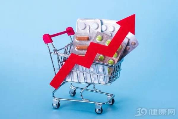 靶向药太贵，男子无奈自制抗癌药救母：多留母亲一秒也好！