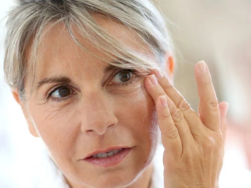 如何去除眼角纹