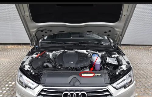 2012款奥迪a4发动机号在什么位置看图