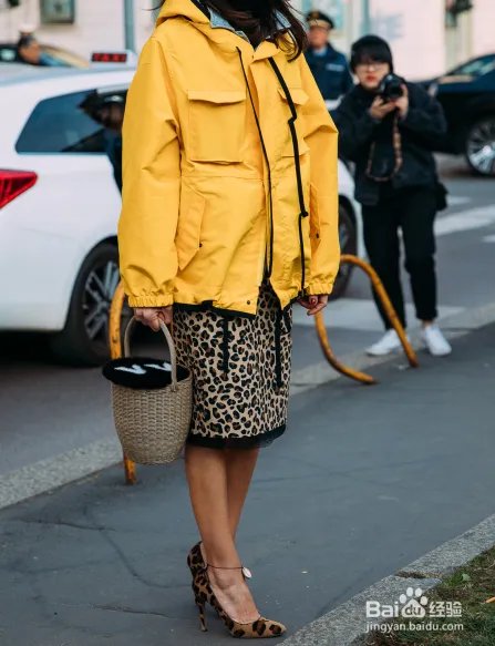 豹纹裙子怎么搭配