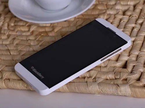 终于崩盘了！美版黑莓Z10竟然不到2500