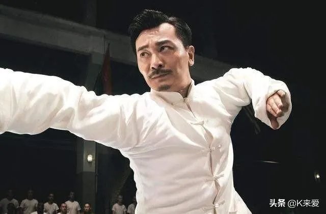 李小龙去美国的时候叶问多少岁?