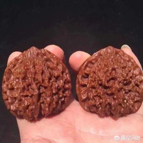 如何挑选文玩核桃？