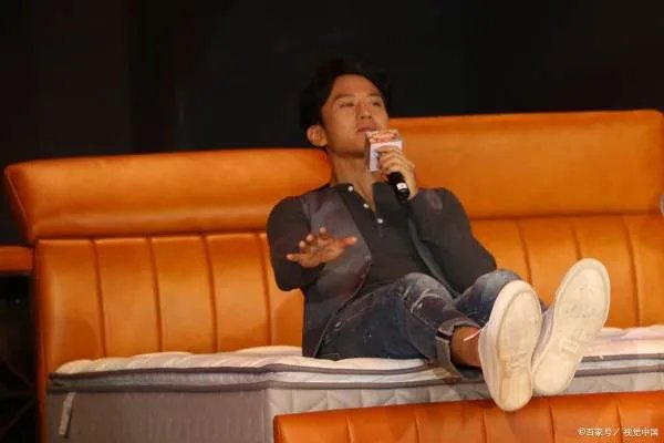 邓超参加李丁先生追悼会，为何会被张国立大骂滚出去？