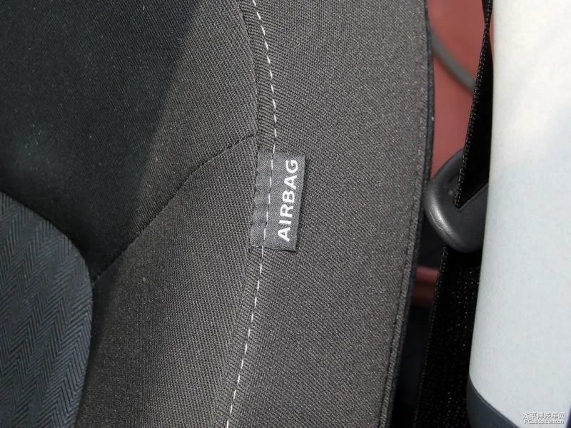 起亚K3最新款落地价多少?起亚K3官方价